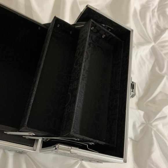 Silver Glitter Makeup/Jewelry Box - Picture 6 of 6